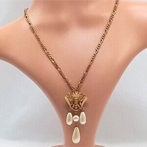 Avon Etruscan Style Necklace dangling pearls vintage